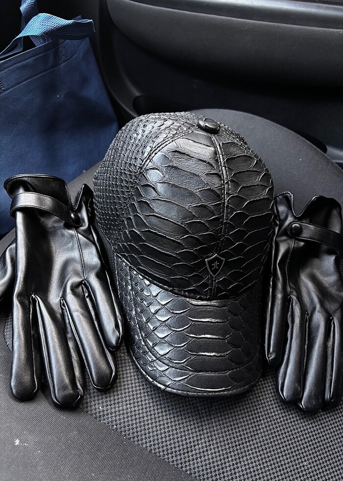 Yılan derisi görünümlü şapka - Görsel 2