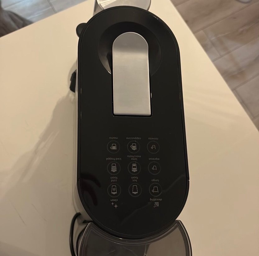 Nespresso Siyah Kahve Makinesi - Görsel 3