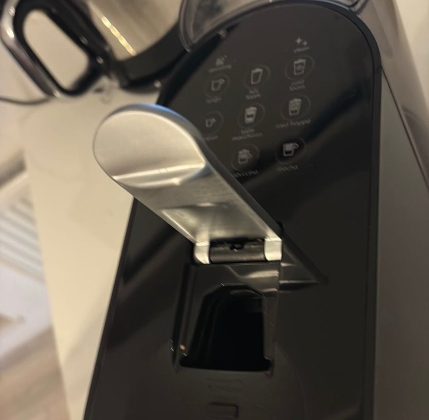 Nespresso Siyah Kahve Makinesi - Görsel 4