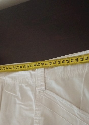 Düğmeli Beyaz Midi Şort - Görsel 6