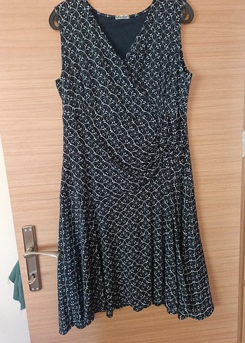 Navy V Yaka Midi Piliseli Kadın Elbise - Görsel 2