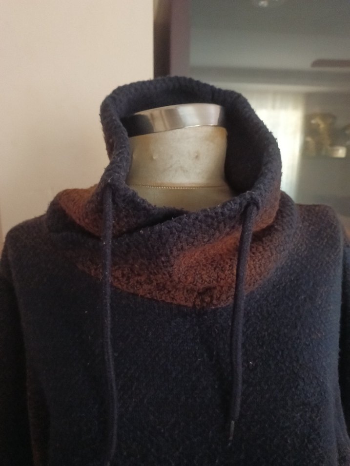 Kahverengi Yüksek Yakalı Örgü Kazak - Görsel 2