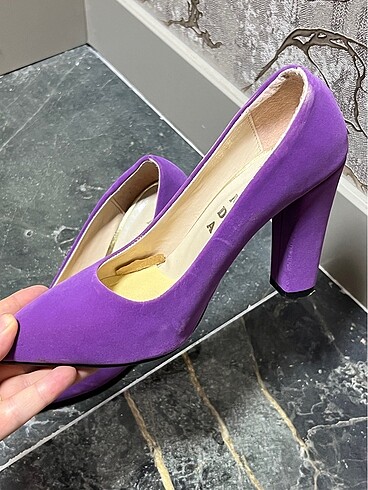 36 Beden çeşitli Renk 36 Numara Düğünlük ayakkabılar :) 5 tane toplam 650 tl.