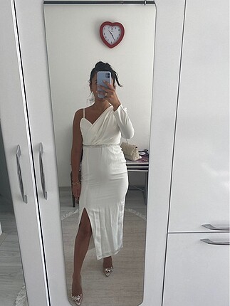 Beyaz elbise