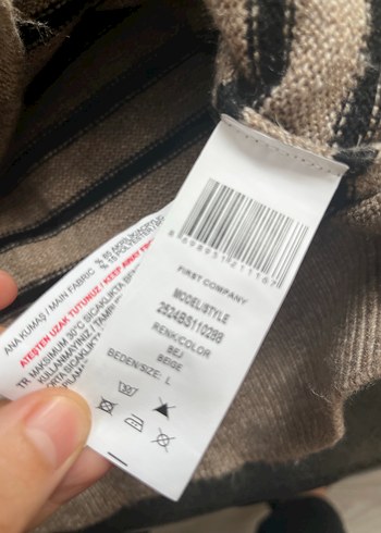 Bej Çizgili Düğmeli Kadın Hırka - Görsel 4