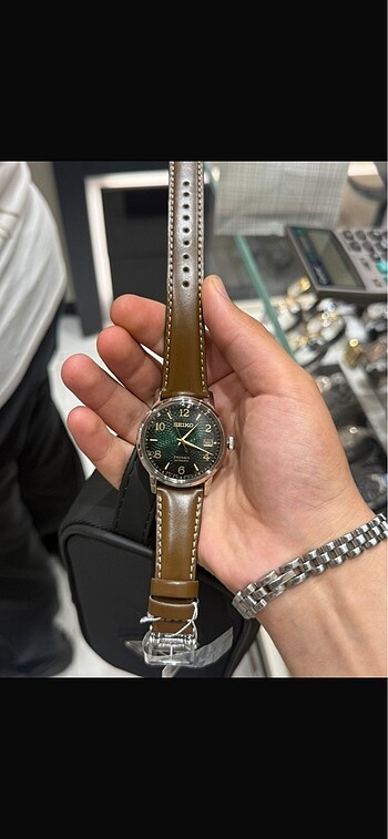 Beden haki Renk Seiko presage yeşil kadran