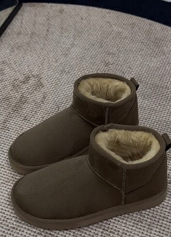 Ugg içi tüylü bot