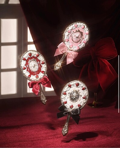 Diğer Flower Knows Strawberry Cupid El Aynası