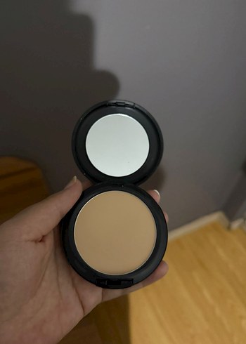 MAC Studio Fix Koyu Bej Pudra - Görsel 2