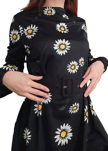 Siyah Çiçek Desenli Midi Kemerli Elbise - Görsel 4