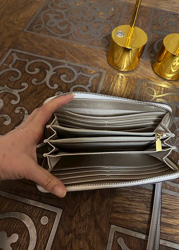 Guess Orjinal Gri Beyaz Fermuarlı Kadın Cüzdan - Görsel 5