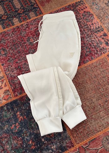 Guess Orjinal L beden beyaz eşofman altı - Görsel 3