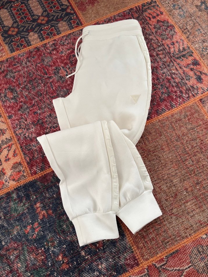 Guess Orjinal L beden beyaz eşofman altı - Görsel 3