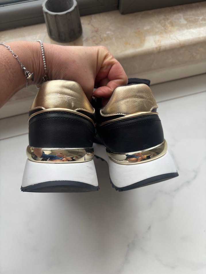 Guess Orjinal,yeni sezon38 numara.Siyah spor ayakkabı - Görsel 2