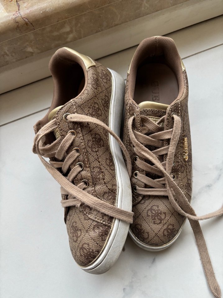 Guess orijinal spor ayakkabı - Görsel 3