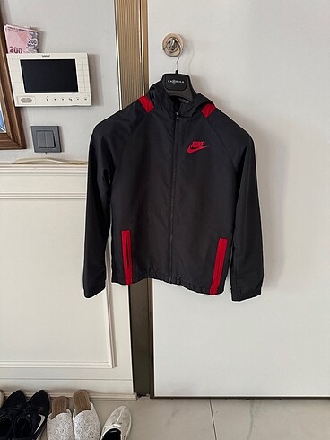 Nike 12-13 yaş erkek çocuk yağmurluk,sewatshirt????
