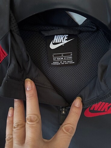 12-13 Yaş Beden Nike 12-13 yaş erkek çocuk yağmurluk,sewatshirt????
