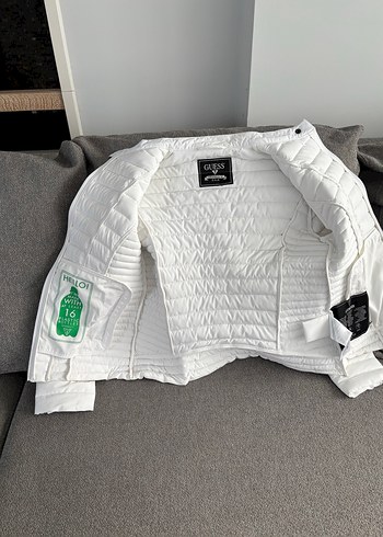 Guess Orjinal beyaz M şişme mont - Görsel 6