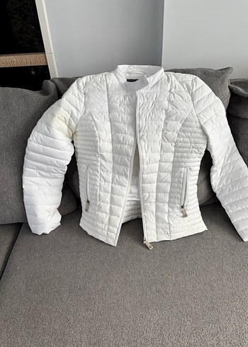 Guess Orjinal beyaz M şişme mont - Görsel 7