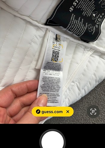 Guess Orjinal beyaz M şişme mont - Görsel 4