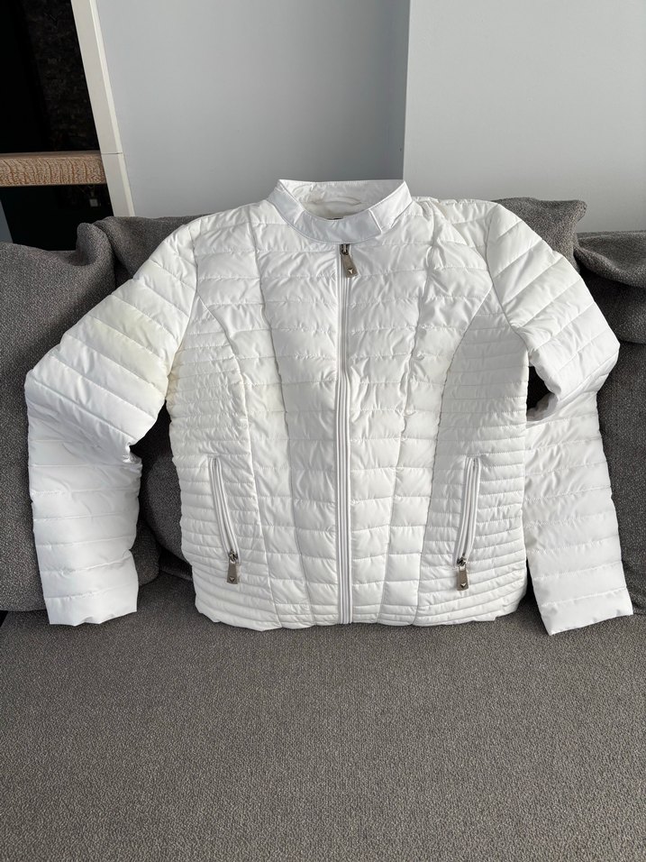 Guess Orjinal beyaz M şişme mont - Görsel 2