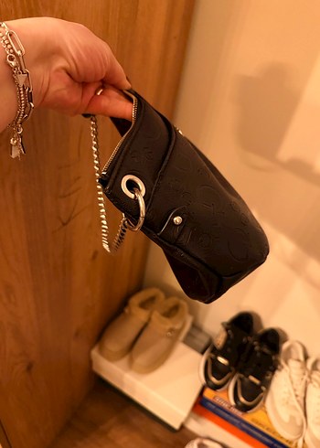 Zincir Detaylı Siyah Guess Deri Kadın Çanta - Görsel 5