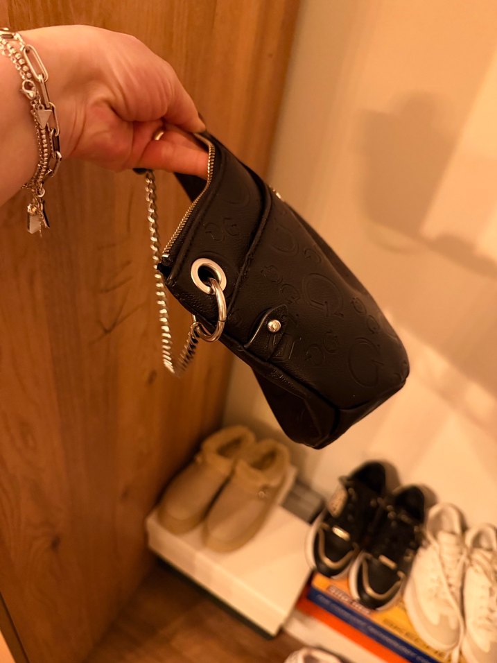 Zincir Detaylı Siyah Guess Deri Kadın Çanta - Görsel 5