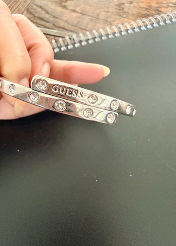 Guess Orjinal Gumus Tasli İnce Bileklik