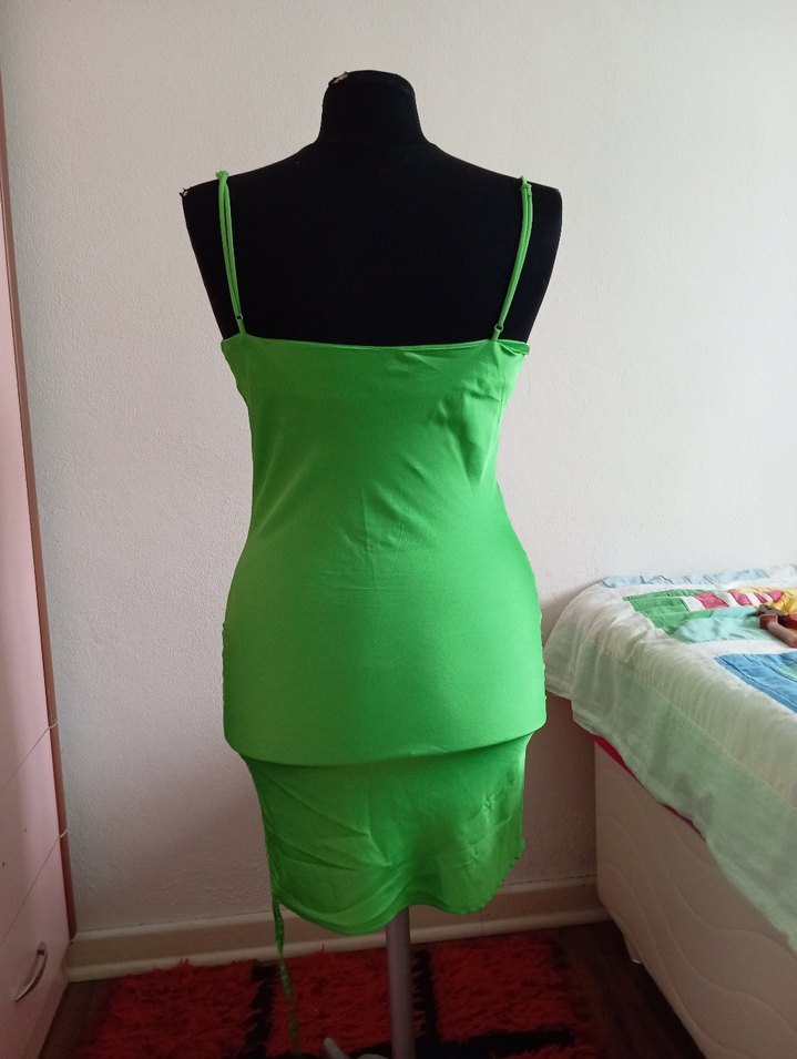 Parlak Yeşil Drapeli Mini Abiye Elbise - Görsel 3