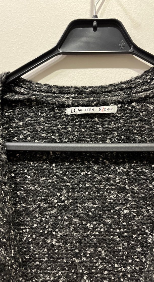 Siyah kırçıllı kadın hırka - Görsel 3