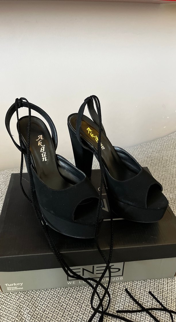 Siyah Bağcıklı Gotik Stiletto Topuklu Ayakkabı - Görsel 5