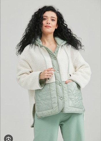 Düğmeli Beyaz Kadın Midi Boy Ceket - Görsel 2