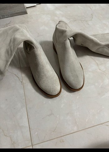 Kadın Bej Süet Diz Üstü Düğmeli Bot - Görsel 3