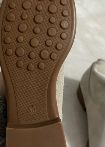 Kadın Bej Süet Diz Üstü Düğmeli Bot - Görsel 4