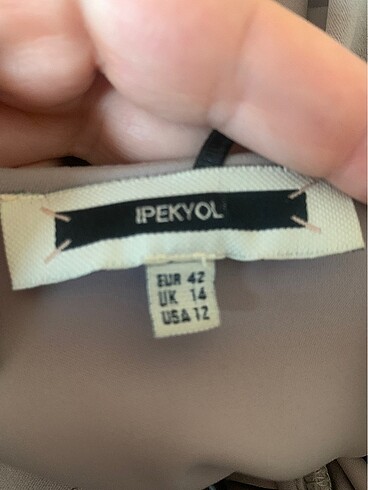 42 Beden ten rengi Renk İpekyol krem elbise