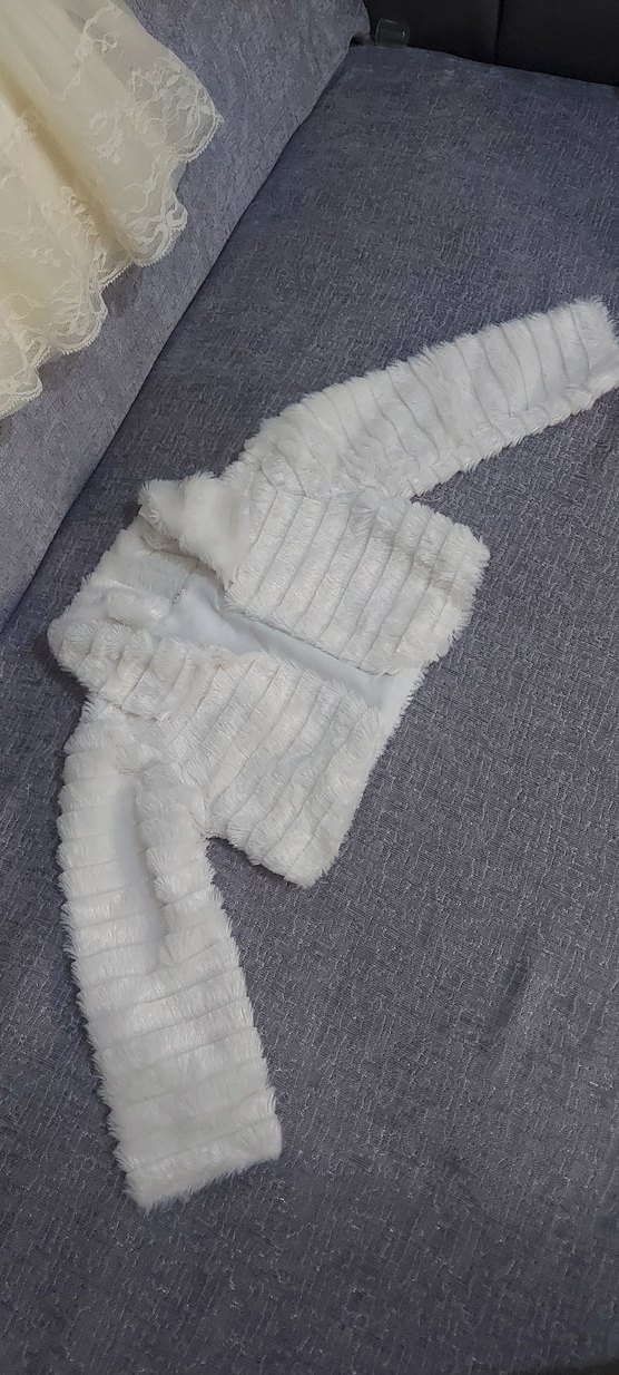 Krem ve Beyaz Gibi Suni Kürk Detaylı Uzun Kollu Kız Çocuk Bolero - Görsel 2