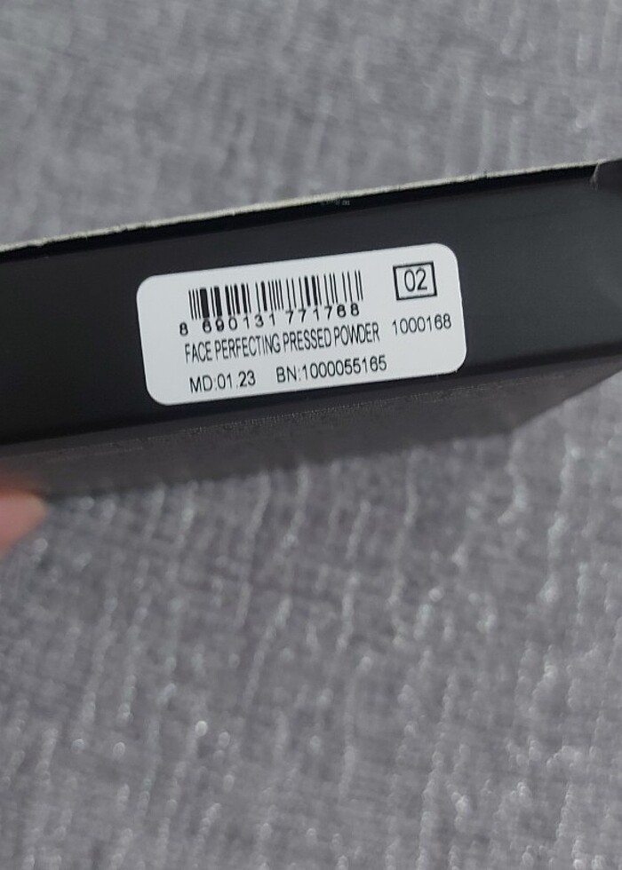 Farmasi  02 numara pudra - Görsel 2