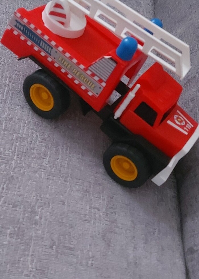 Erkek çocuk 110  itfaiye  araba oyuncak kızıma hediye gelmiştir - Görsel 2