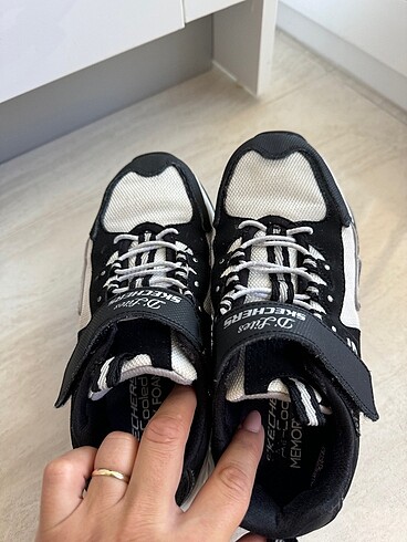 35 Beden Skechers spor ayakkabı
