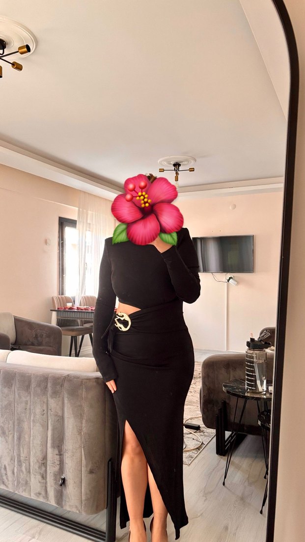 Asimetrik kesim pencereli tokalı elbise - Görsel 4