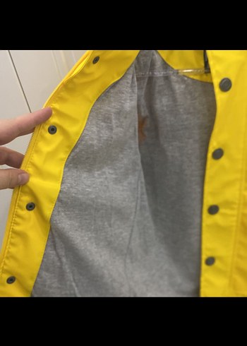 Sarı Düğmeli çocukYağmurluk - Görsel 3