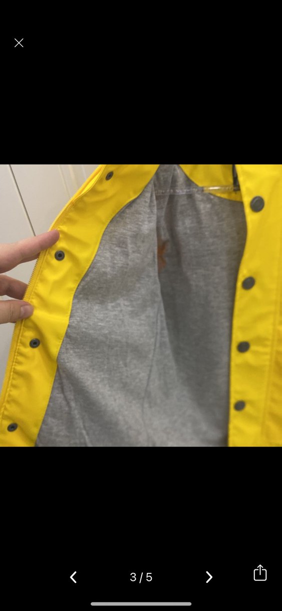 Sarı Düğmeli çocukYağmurluk - Görsel 3