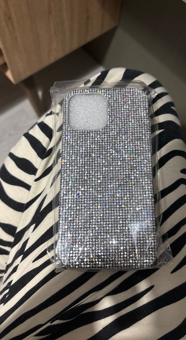 Gri Payetli Street Wear Telefon Kılıfı 13 pro Max - Görsel 4