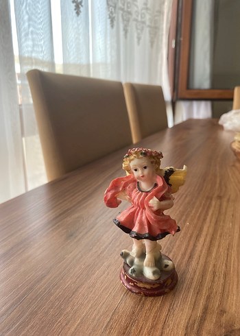 Pembe Pastel Kız Figürin