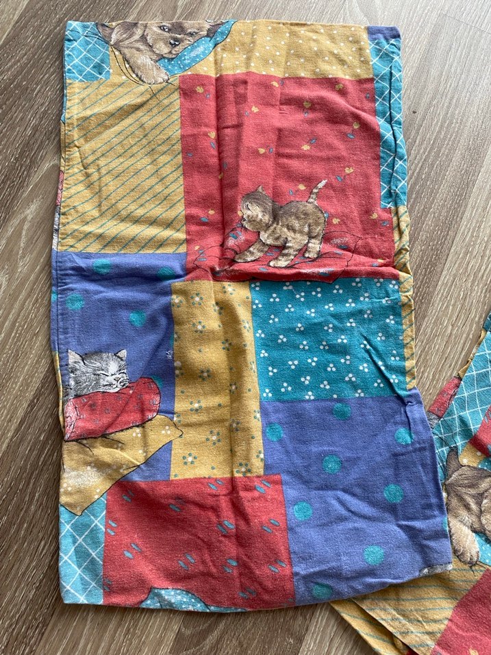 Kedili köpekli hayvan figürlü yastık kılıfı - Görsel 4