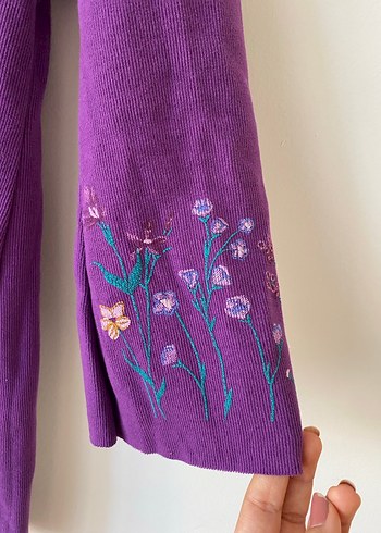 Ambar çiçekli mor elbise - Görsel 3