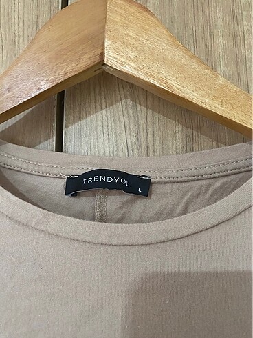 Trendyol & Milla Bej renkli Trendyol vatkalı crop