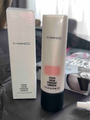 Mac Strobe Cream (Aydınlatıcı Nemlendirici )