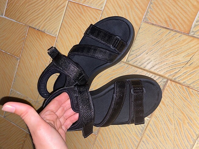 37 Beden siyah Renk siyah sandalet