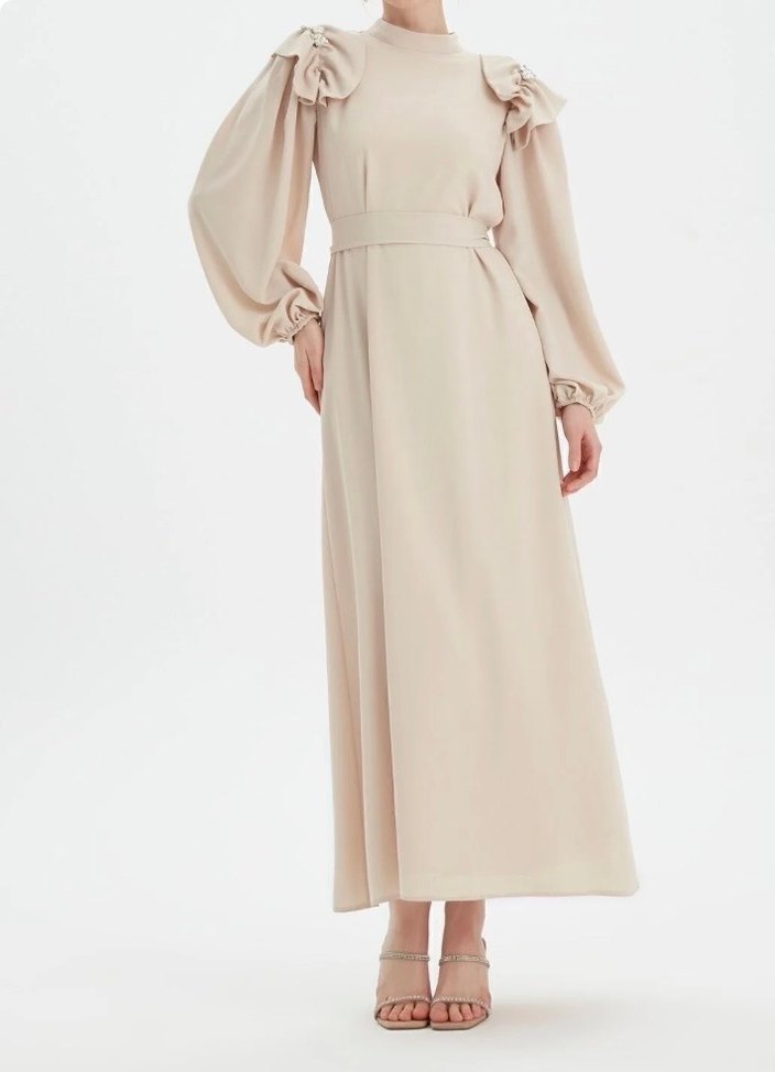 Birgül Bektaş Bej Yüksek Yakalı Uzun Elbise - Görsel 3